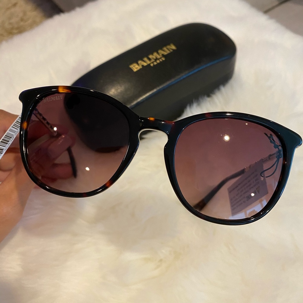Balmain - Picture 3 of 4